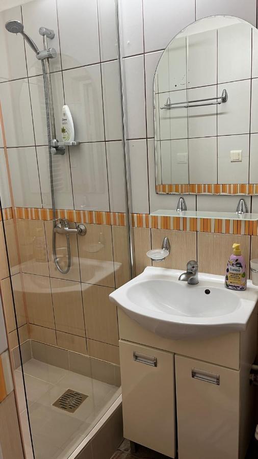 Linna Apartament Galati  Luaran gambar